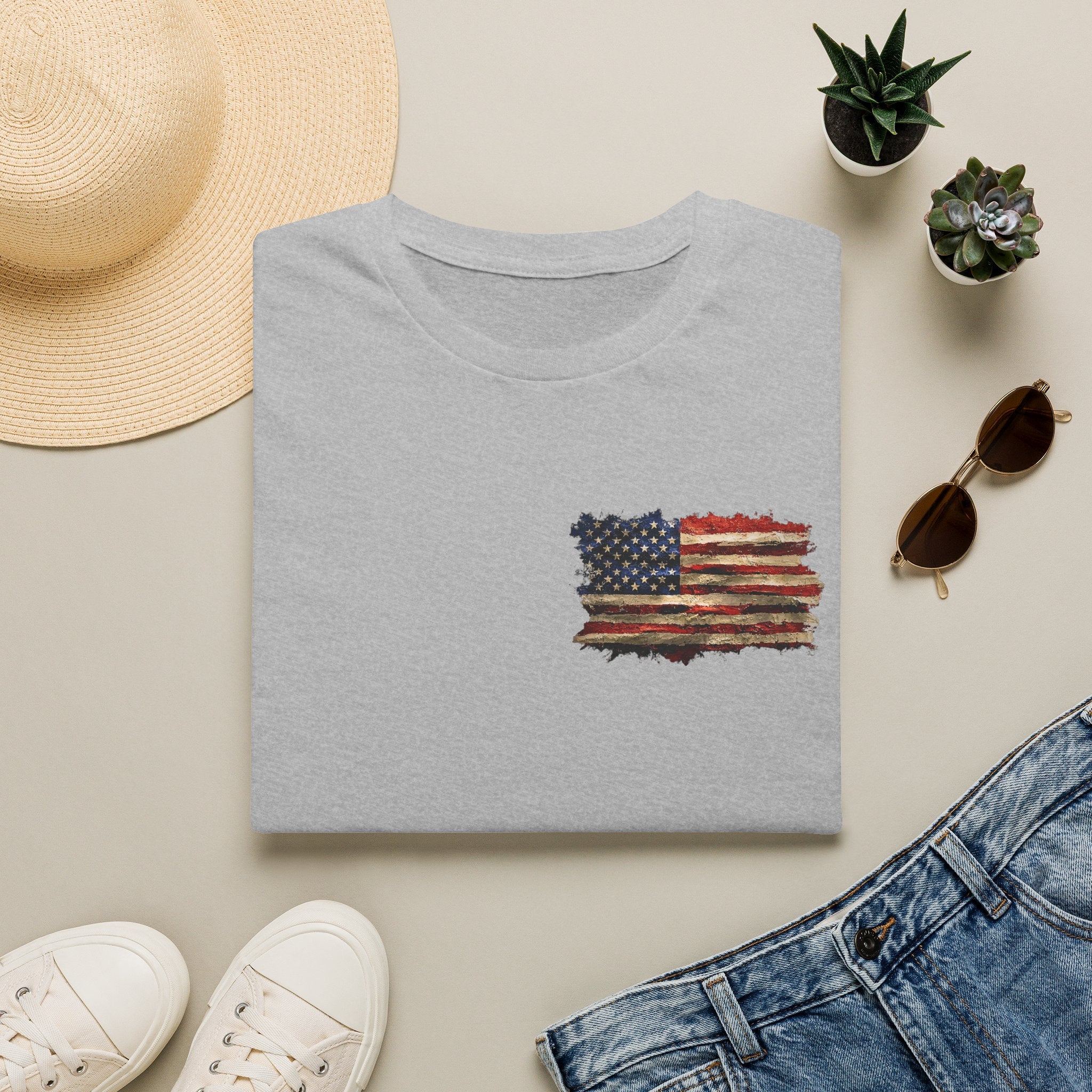 Distressed American Flag T-Shirt — Vintage USA Patriotic Tee