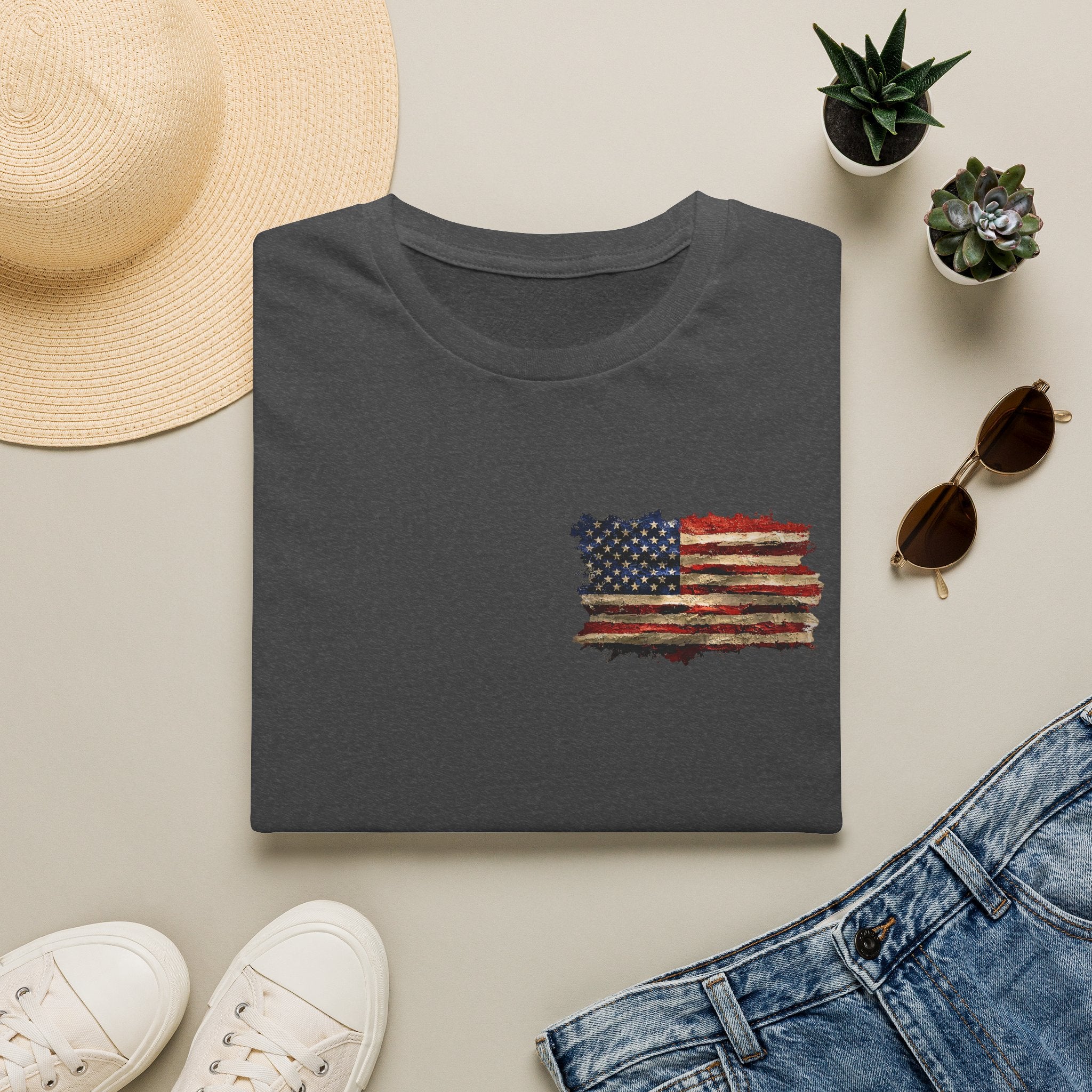 Distressed American Flag T-Shirt — Vintage USA Patriotic Tee